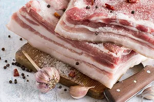 Подчеревок свиной (с салом) охлажденный